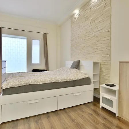 Central Apartment, Kis Diofa Apartament *
